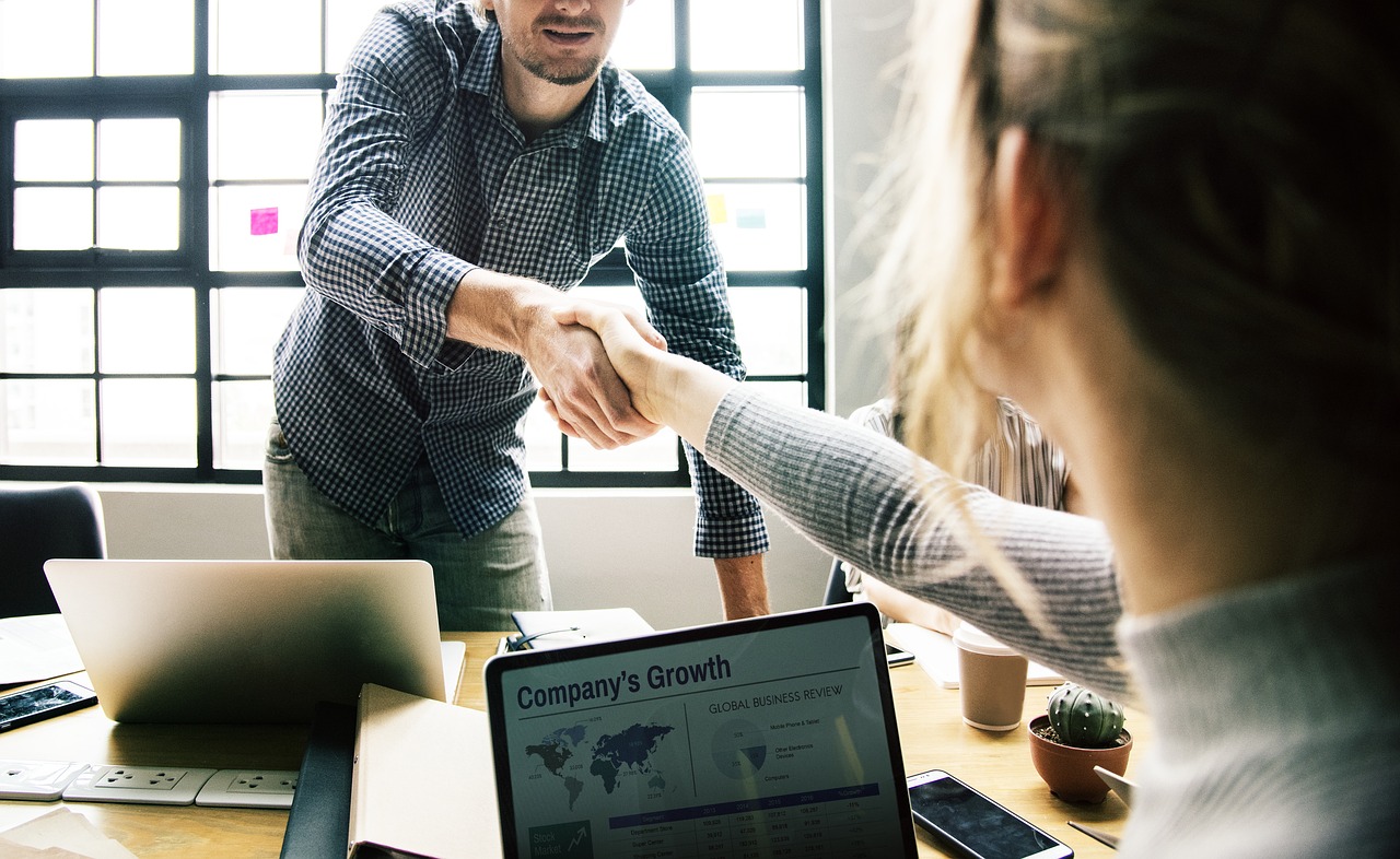 Pourquoi faire appel à un courtier pour un rachat de crédits ?